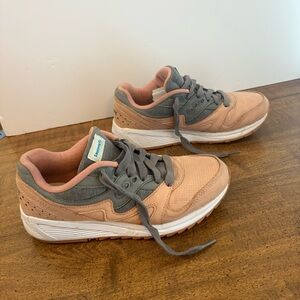 Saucony Grid 8000 shoes men’s 6.5 salmon Charcoal sneakers trainers
